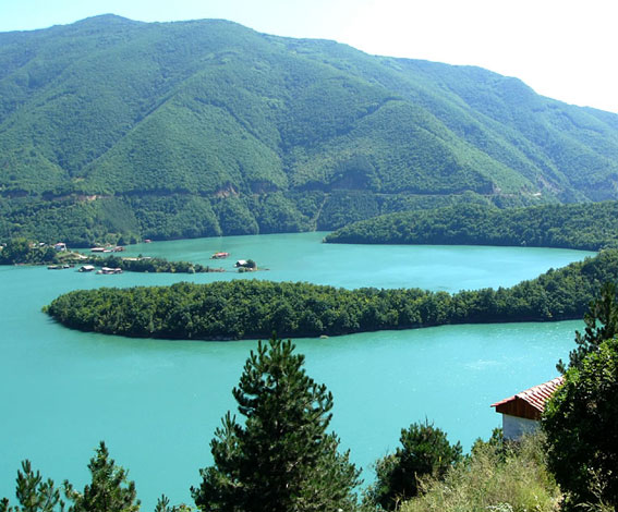 Озеро в горах, Пловдив, Болгария