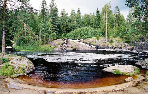 Озеро  в Карелии, России